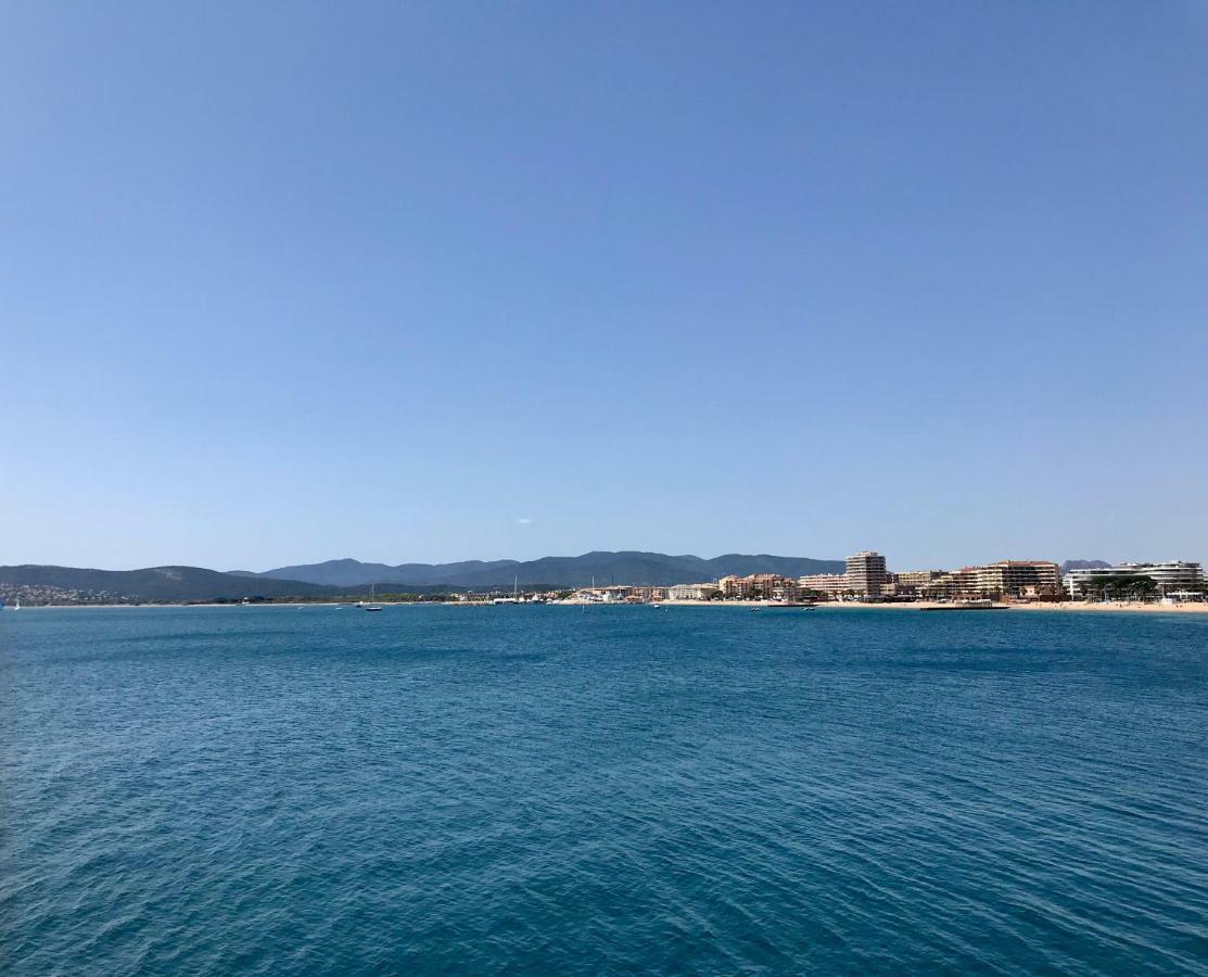 Appart' Au Port Apartment Fréjus Exterior foto